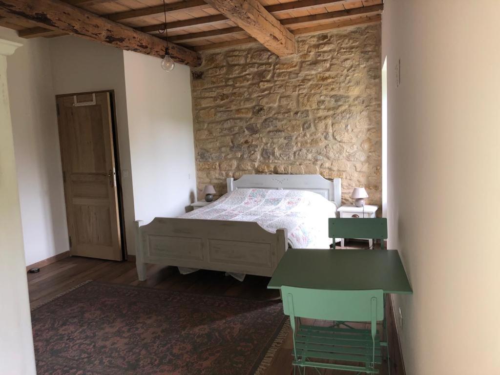 Chambre Du Tilleul - Charme, Confort Et Piscine Sigonce 外观 照片